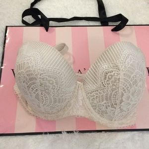 Victoria’s Secret Ivory Push-up Bra. 34ddd New